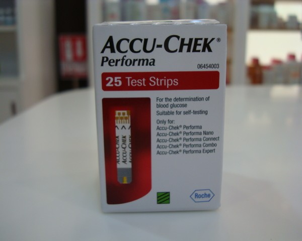 แถบวัดน้ำตาลในเลือด Accu-Chek Performa 25 ชิ้น